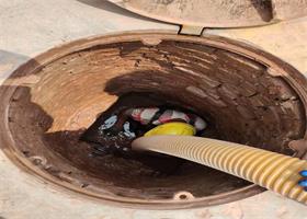 星空体育官方账号：总是尿裤子、走路像脚底粘了磁铁？别急着把这当成阿尔茨海默病也许只是脑子里“积了水”选对疏通管道人生或许能重启